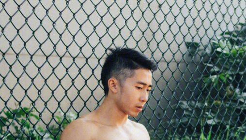 นักกีฬาแก้ผ้าถ่ายแบบ โชว์ควย ชักว่าว กลางสนาม