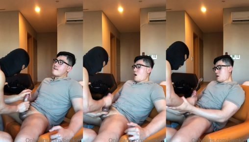 หนุ่มใหญ่ทาสรุก ควยใหญ่มาก โดนจับเล่นควยแข็งมาก พี่เงี่ยน น้ำจะระเบิดพุ่ง ภาค 2