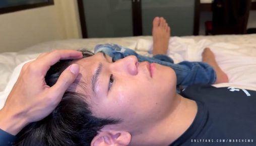 น้องเลย์ หล่อน่ารัก เป็นคนโปรดอีกคนของมาร์ช เลยขอ2น้ำ เย็ดสดแตกใน น้ำแตกรอบแรกแต่ควยยังแข็งเลยเย็ดต่อทันที น้องเราก็อึดใช่เล่น