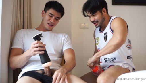 พี่ไข่หวานกับพี่ก้องหล้า ทดลองใช้ sex toy กระบอกชักว่าวยี่ห้อดัง พวกเขาเหมือนเด็กได้ของเล่นใหม่สนุกกันใหญ่เลยครับน้ำแตกฟินมาก